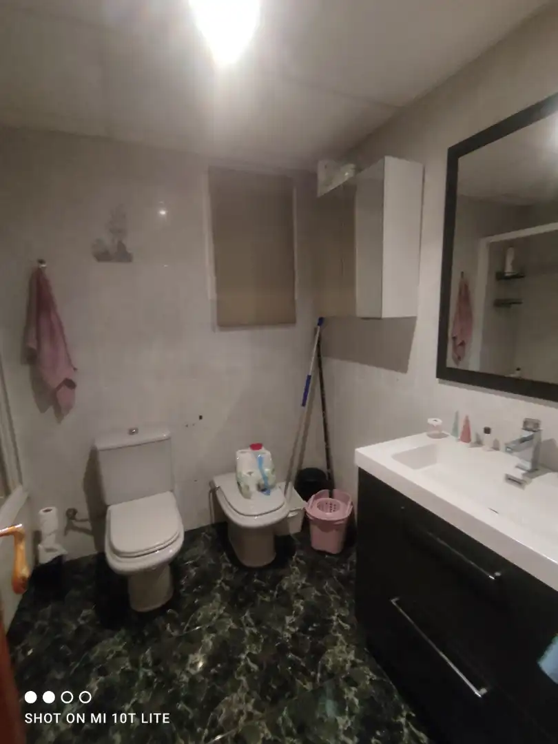 Baño de Piso en venta en Elche / Elx con Amueblado, Horno y Lavadora