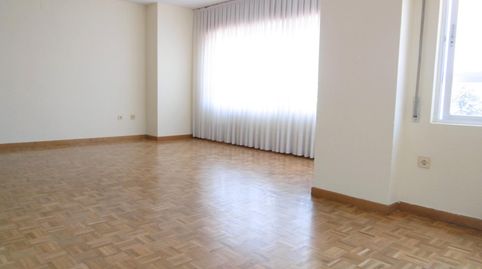 Foto 3 de Piso de alquiler en Avenida Medina del Campo, Arturo Eyries, Valladolid Capital
