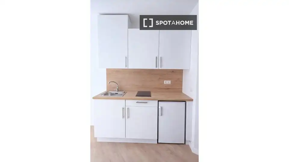 Kitchen of Study for share in Fuenlabrada  with Air Conditioner, Terrace and Furnished