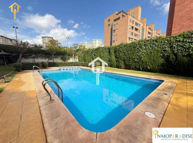 Piso en Venta en Calle ROSA CHACEL en Babel