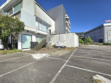 Locale commerciale in vendita a Rúa da Autovía