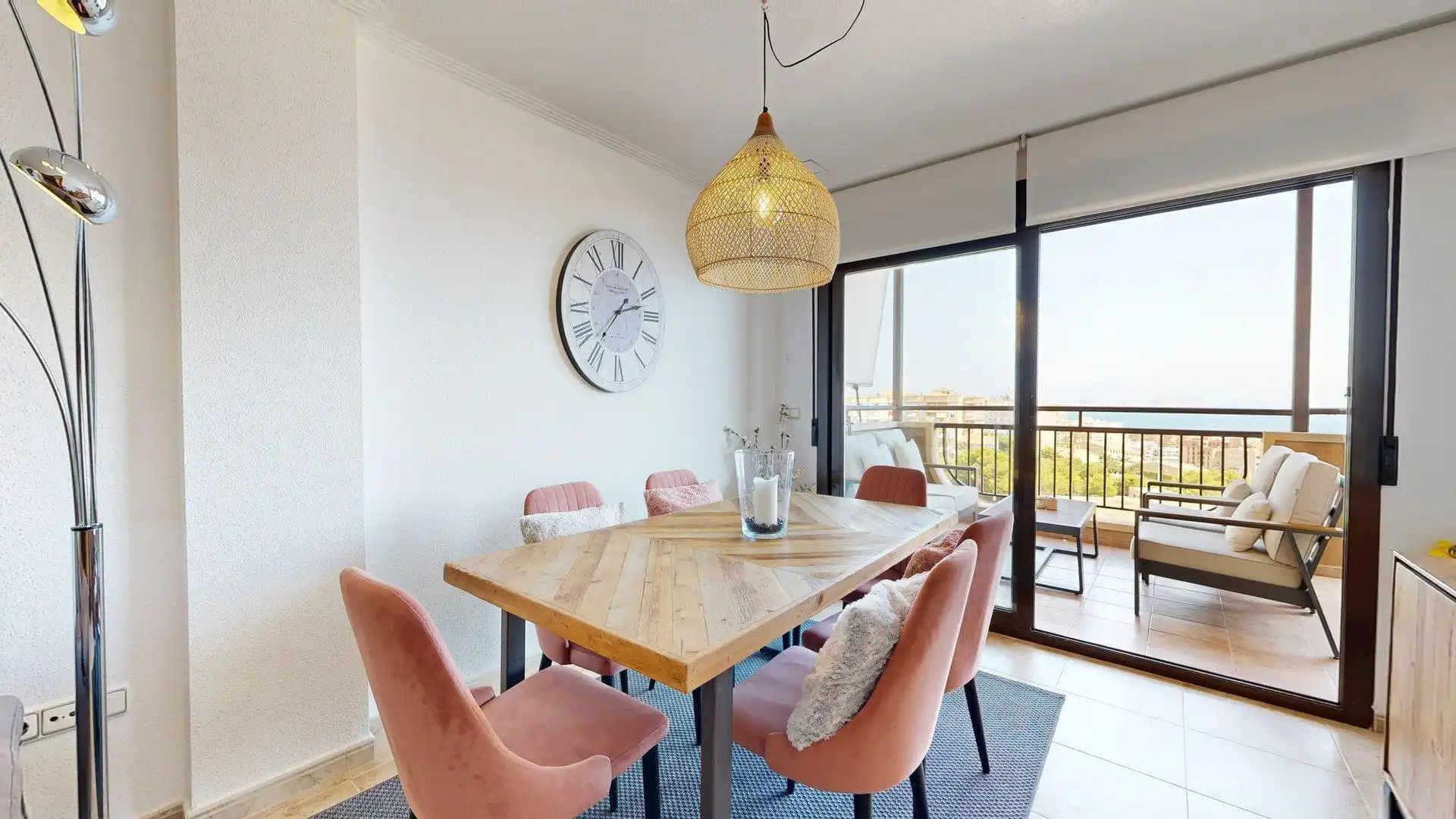 Comedor de Apartamento de alquiler en Elche / Elx con Aire acondicionado, Calefacción y Jardín privado
