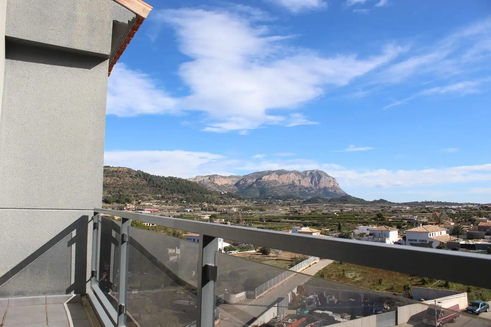 Vista exterior de Àtic en venda en Pedreguer amb Aire condicionat, Terrassa i Piscina