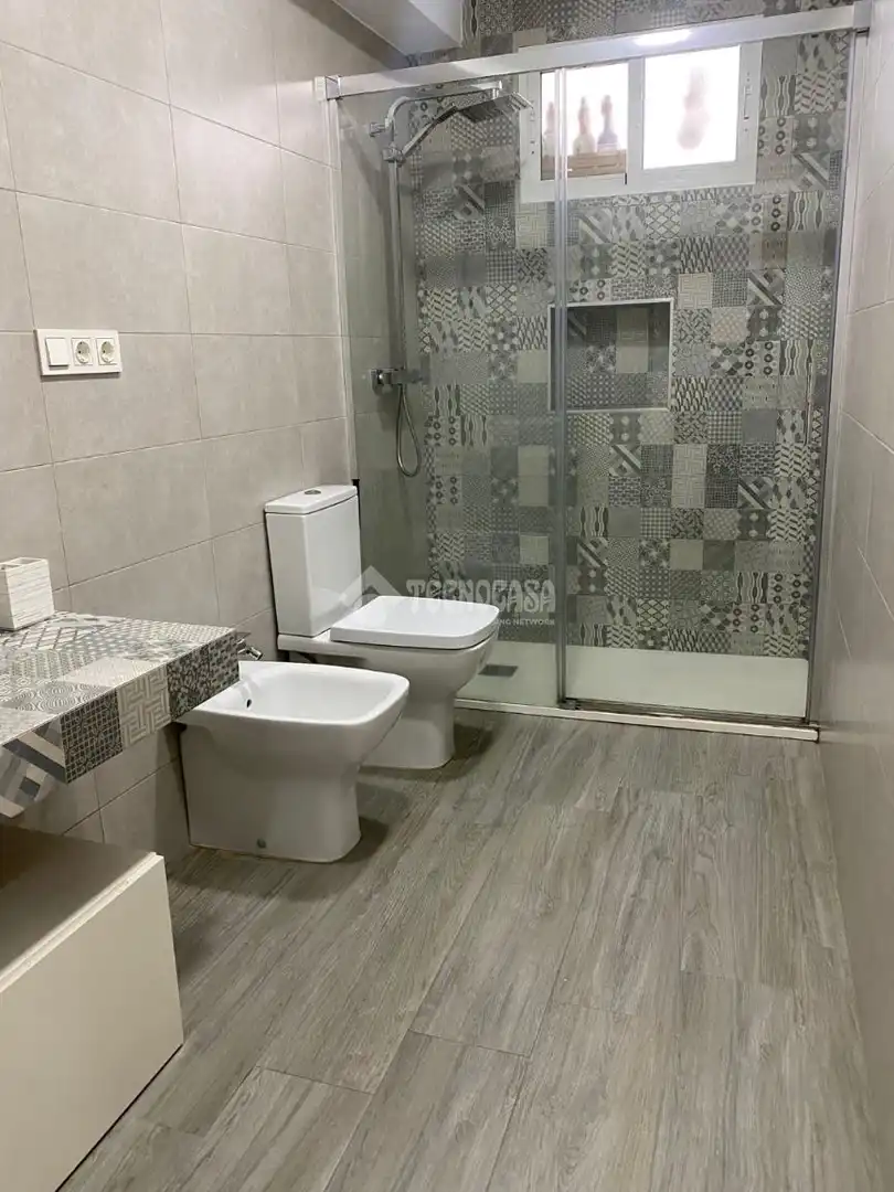Bathroom of Flat for rent in Huelva