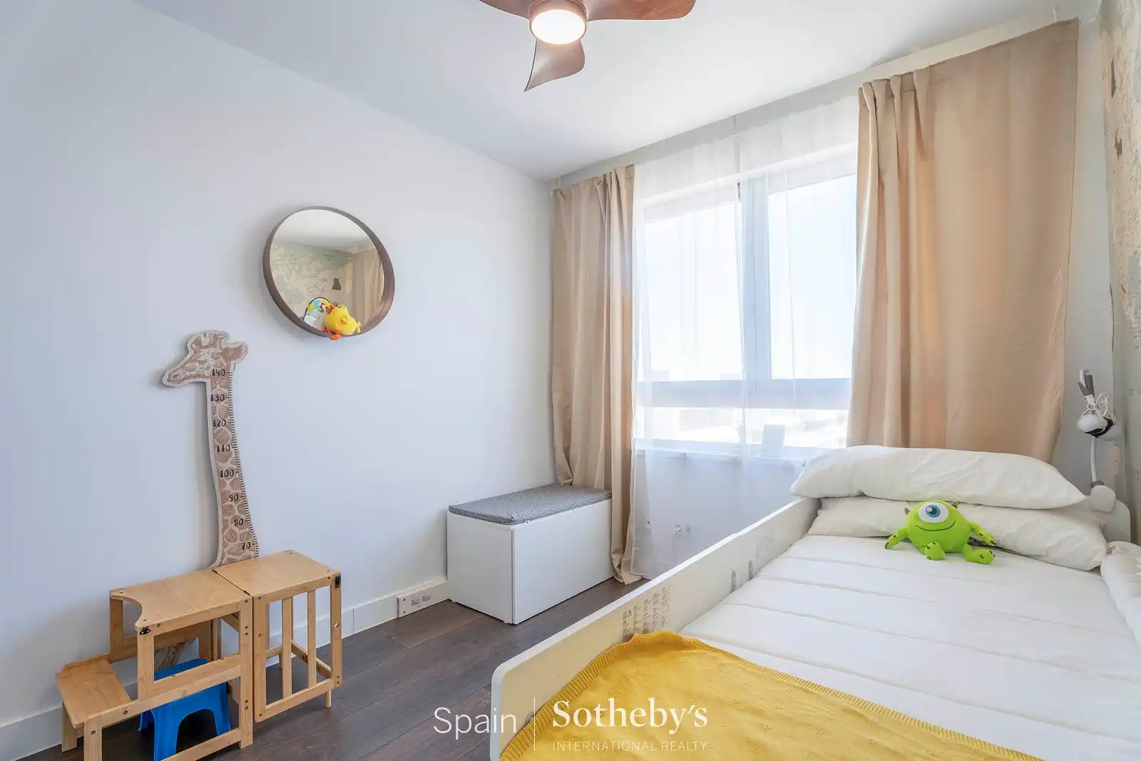 Dormitori de Àtic en venda en Madrid amb Aire condicionat, Terrassa i Traster