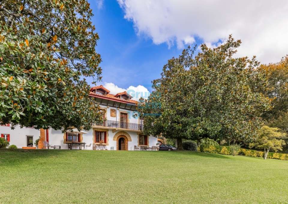 Exterior view of House or chalet for sale in Oiartzun  with Heating and Private garden