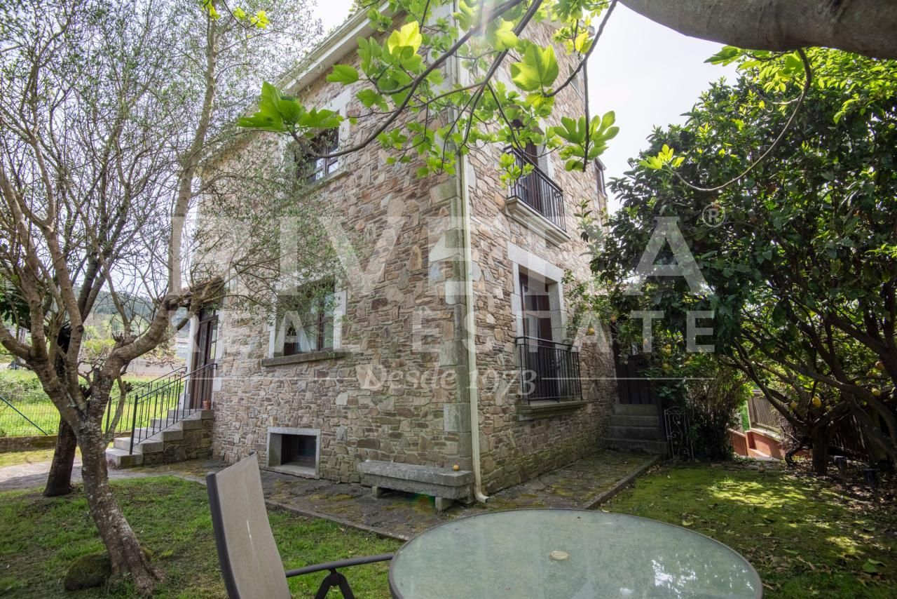 Jardí de Casa o xalet en venda en Sanxenxo amb Calefacció, Jardí privat i Terrassa