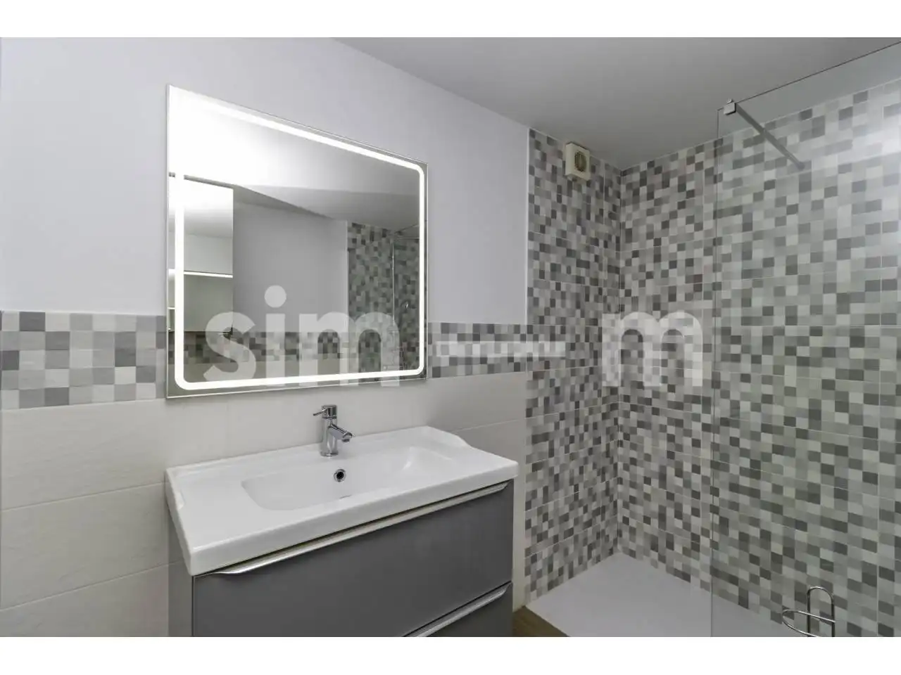 Badezimmer von Wohnung zum Verkauf in Vic mit Heizung, Terrasse und Abstellraum