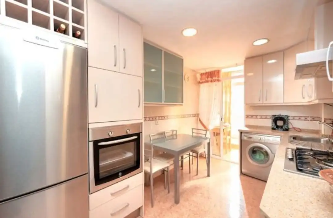 Wohnung zur Miete in Avenida de América, 40, Barrio de Zaidín