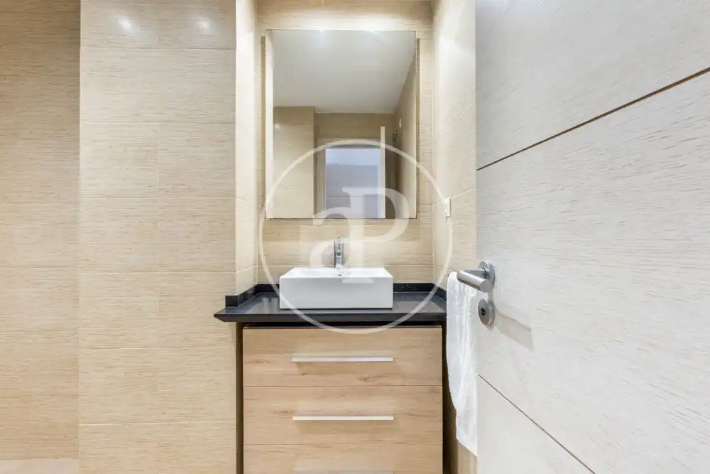 Baño de Piso en venta en Valencia con Aire acondicionado, Calefacción y Jardín privado