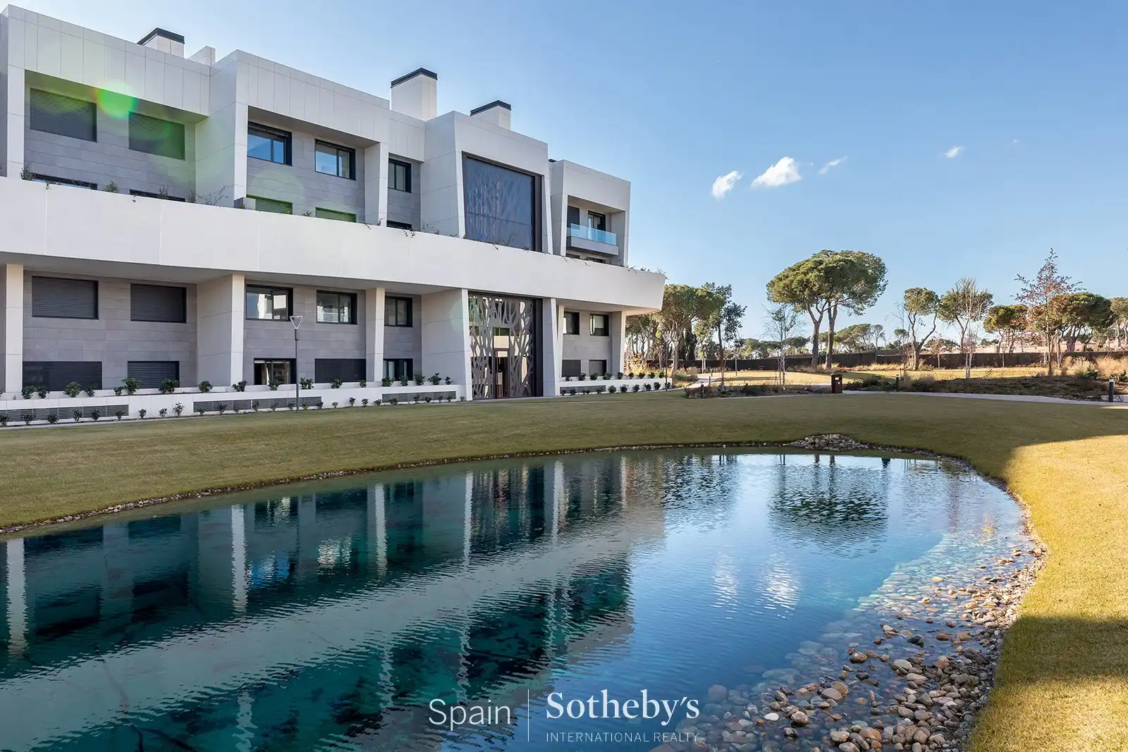 Vista exterior de Ático de alquiler en Pozuelo de Alarcón con Aire acondicionado, Terraza y Trastero