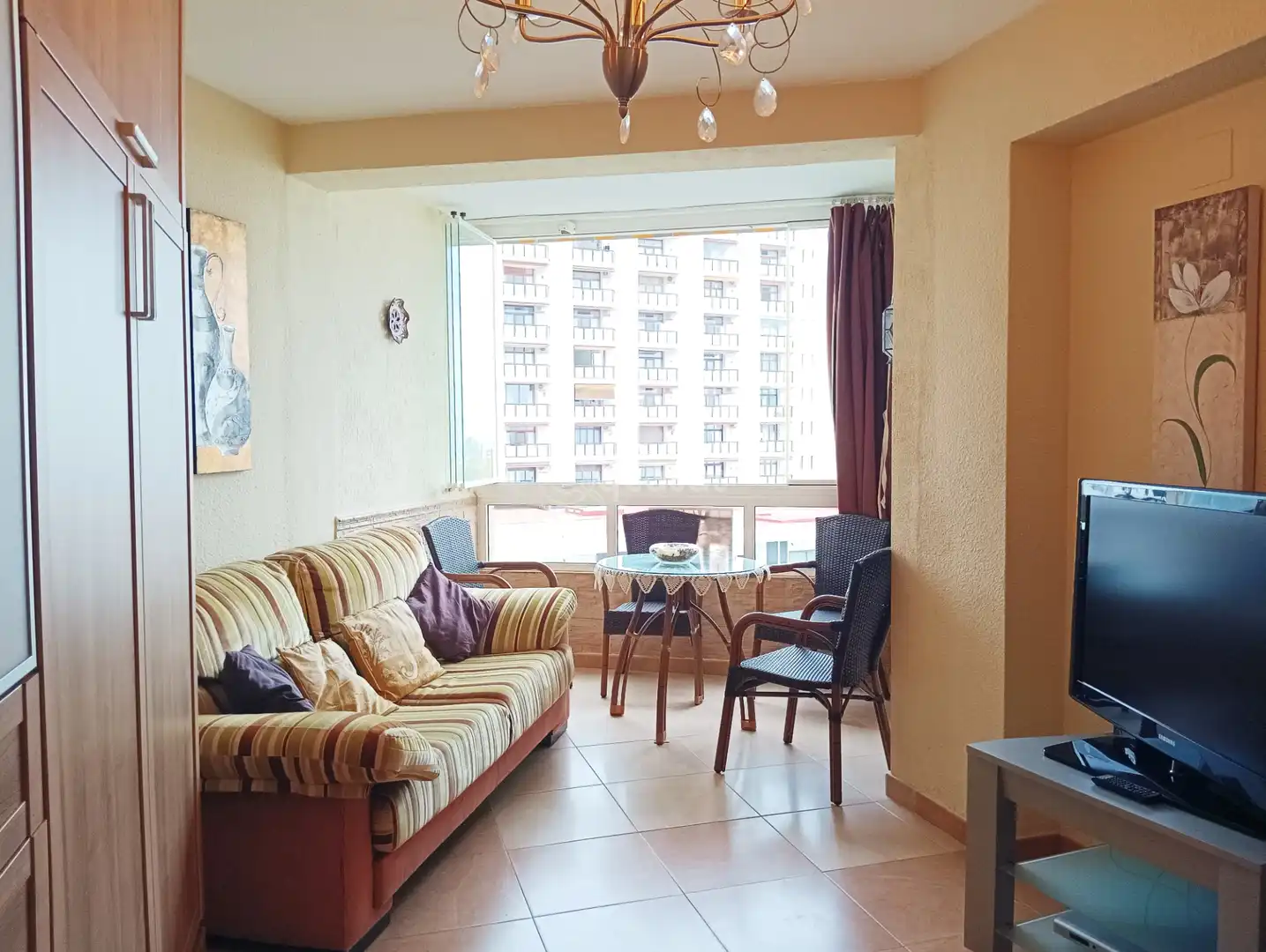 Sala de estar de Apartamento en venta en Benalmádena con Aire acondicionado, Amueblado y Lavadora