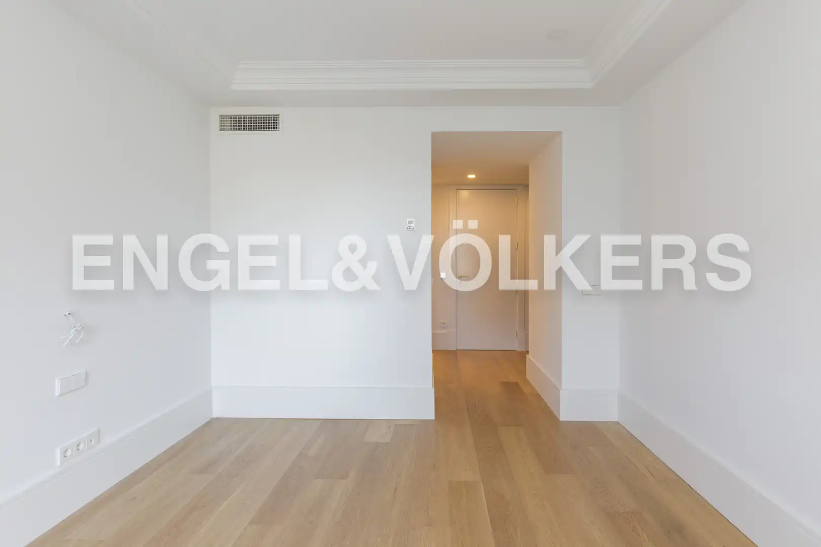 Flat for rent in Madrid  with Air Conditioner, Heating and Storage room