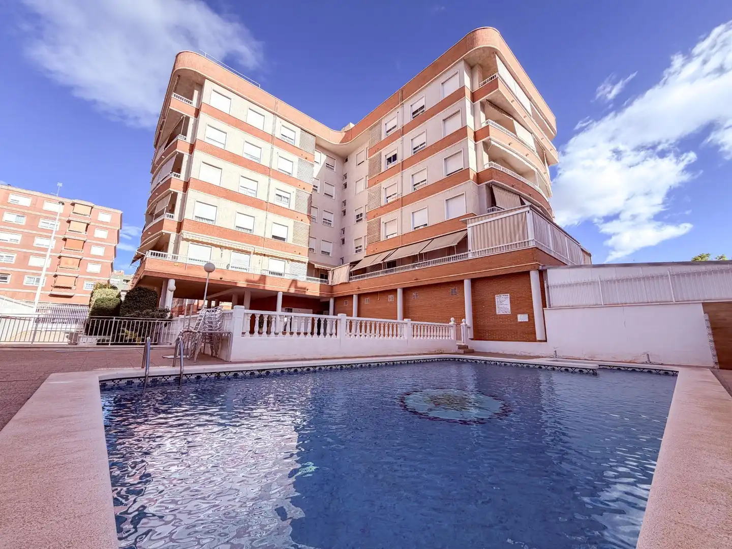 Piscina de Pis en venda en Elche / Elx amb Aire condicionat, Calefacció i Jardí privat