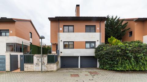 Foto 2 de Casa adosada en venta en Calle del Haya, 15, Girón, Valladolid