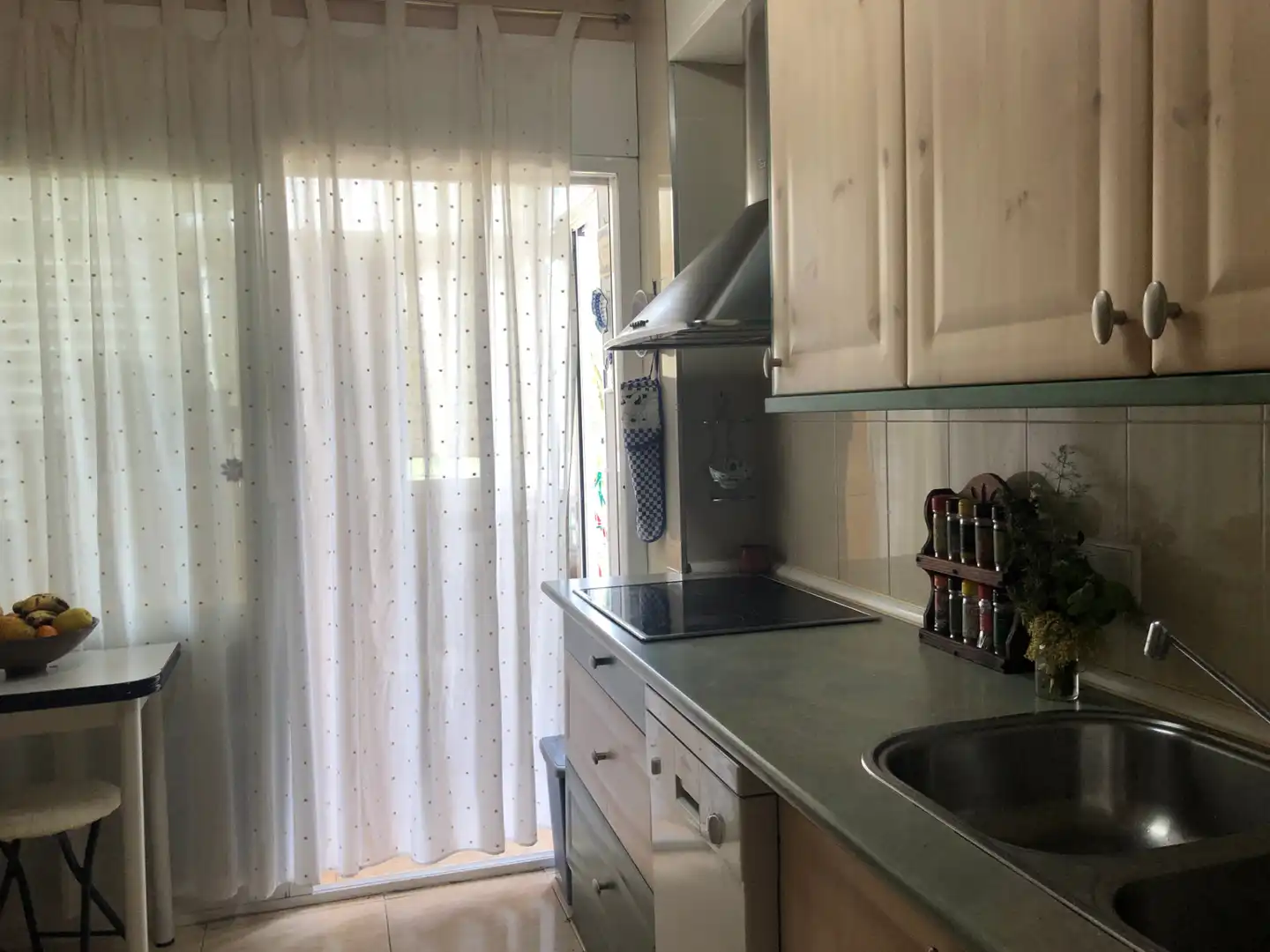 Cuina de Pis en venda en Figueres amb Aire condicionat, Calefacció i Moblat