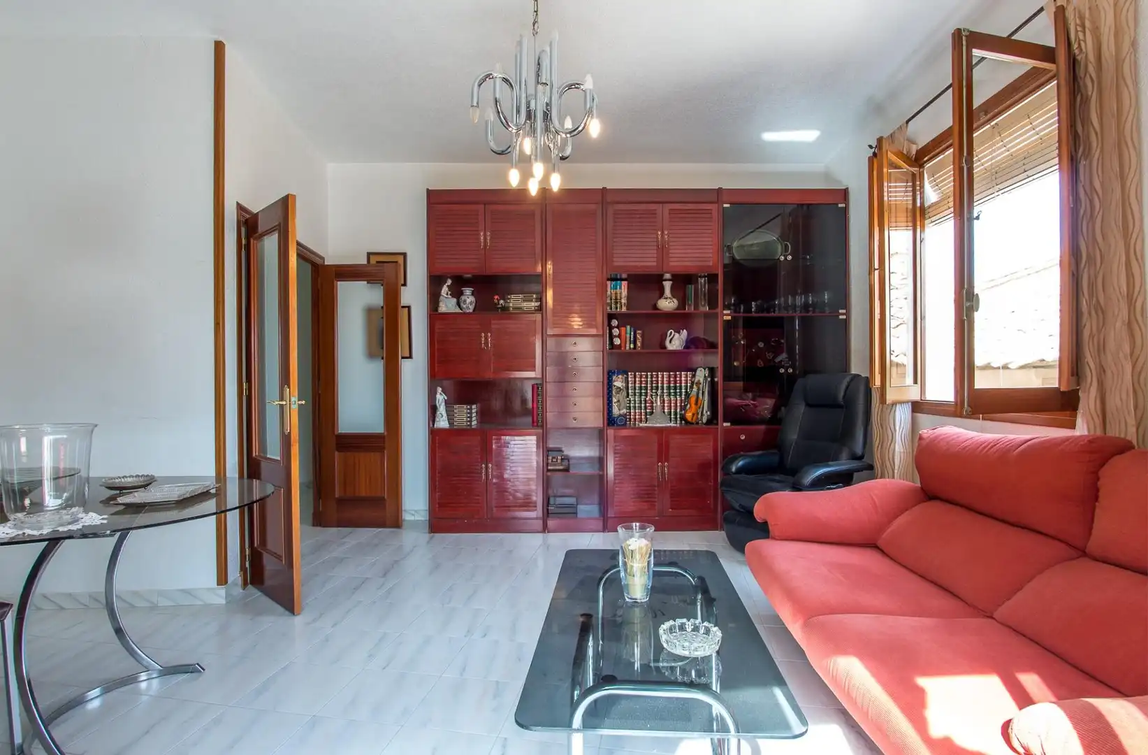 Buildings for sale in Mula