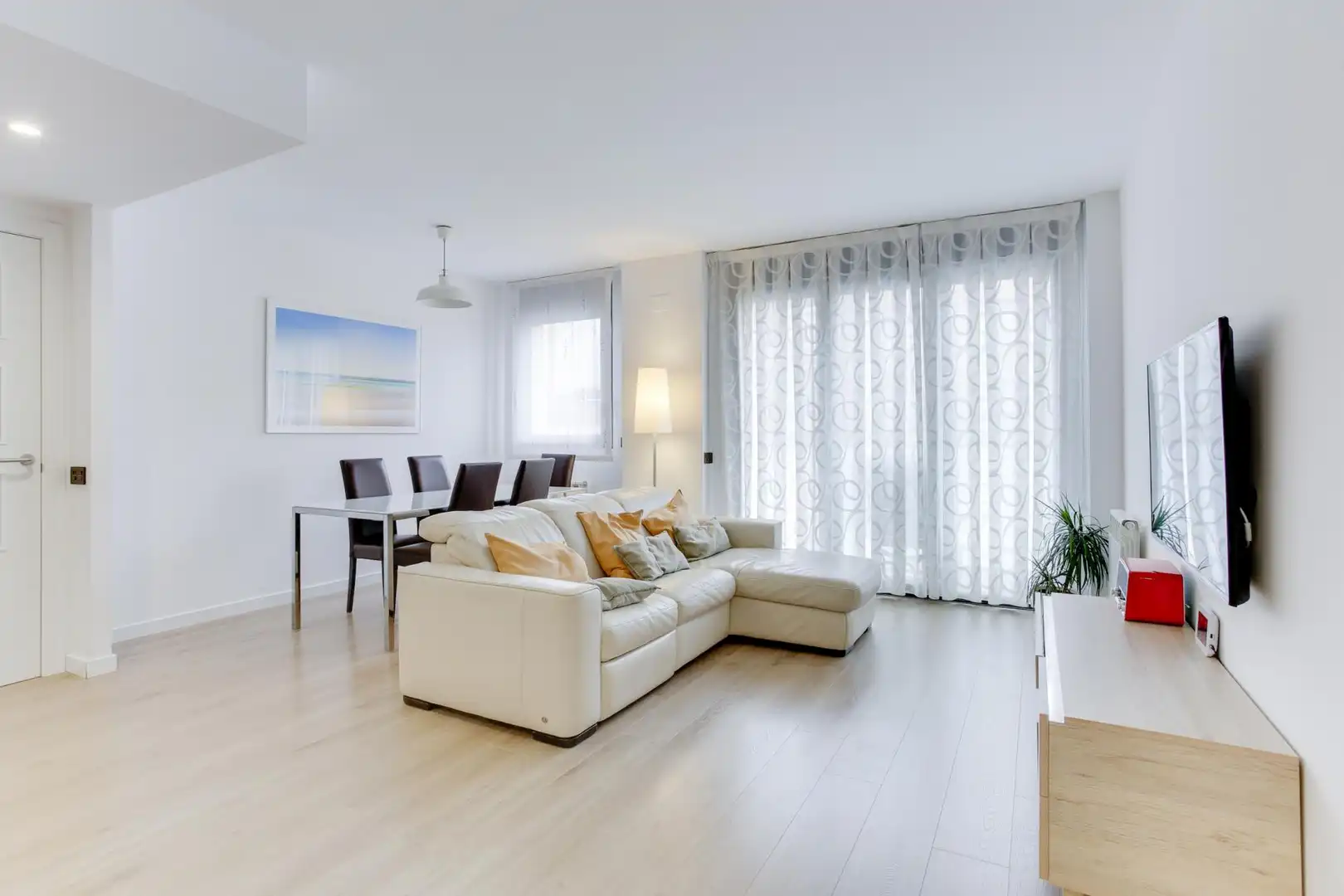 Sala d'estar de Dúplex en venda en Esplugues de Llobregat amb Aire condicionat, Calefacció i Parquet
