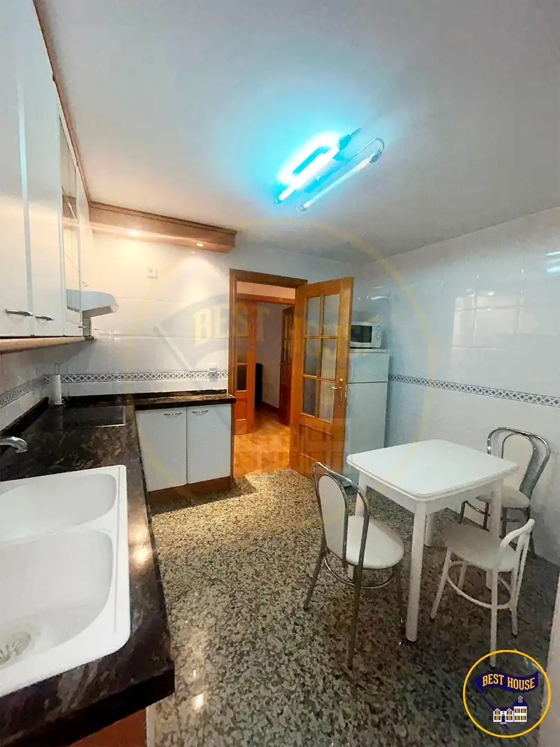 Flat for rent in Calle de Colón, Centro