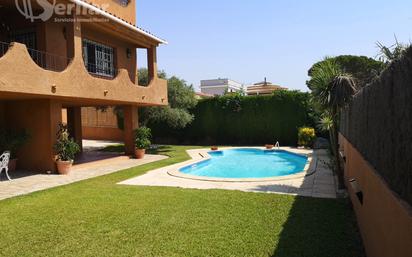 Swimming pool of House or chalet for sale in Roda de Berà  with Air Conditioner, Heating and Private garden