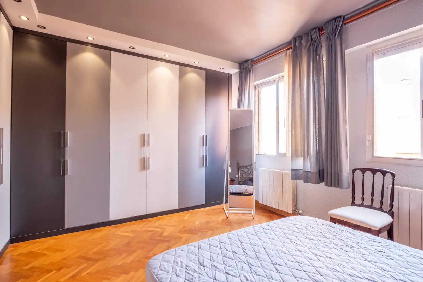 Habitación de Piso en venta en Zaragoza con Calefacción, Parquet y Terraza