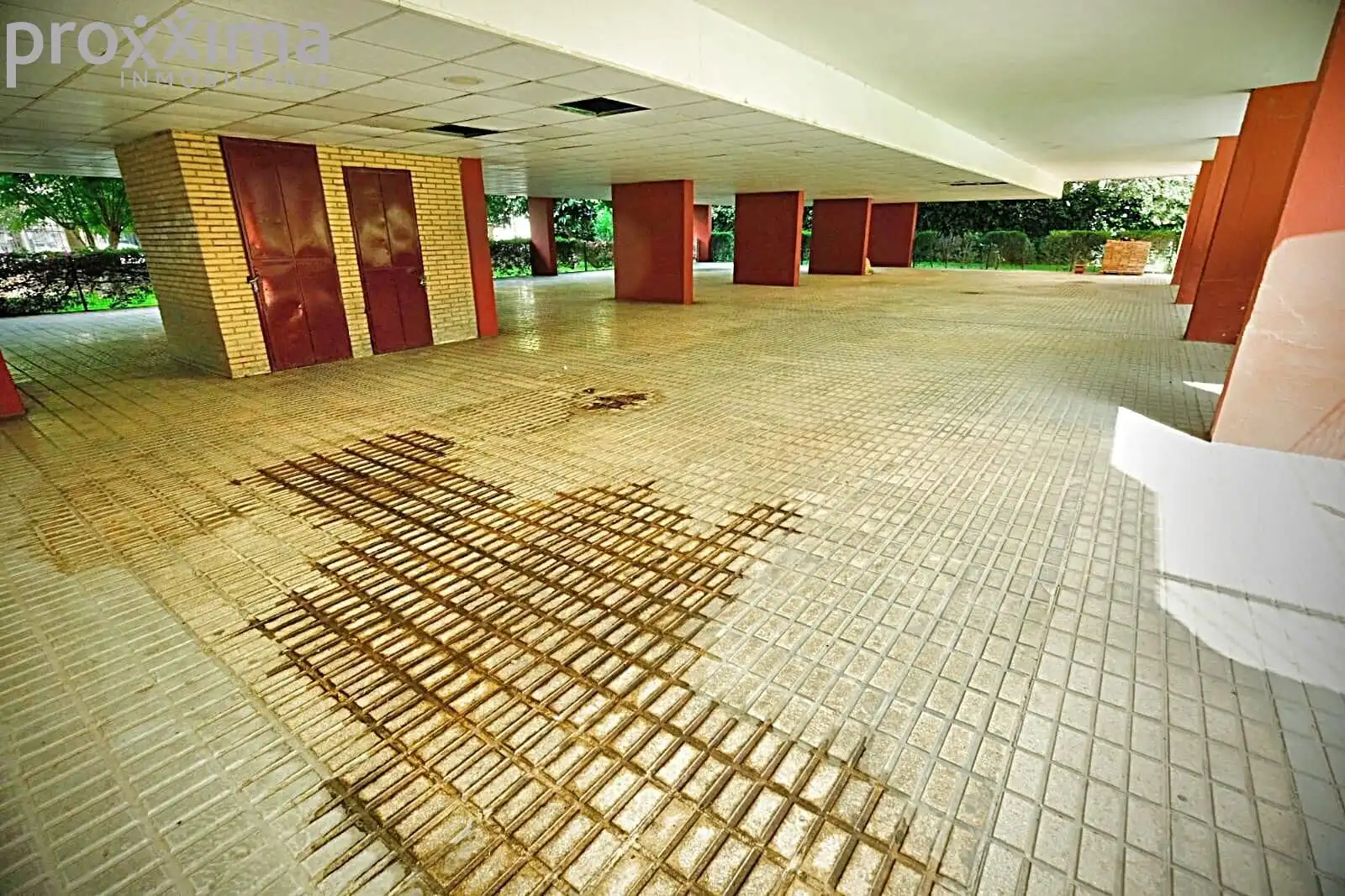 Piscina de Piso en venta en Sevilla con Jardín privado, Terraza y Trastero
