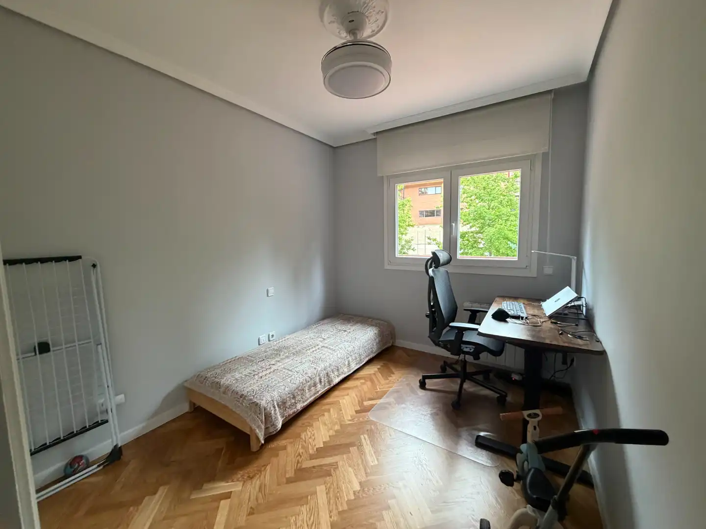 Bedroom of Flat for rent in Madrid  with Air Conditioner, Heating and Parquet flooring