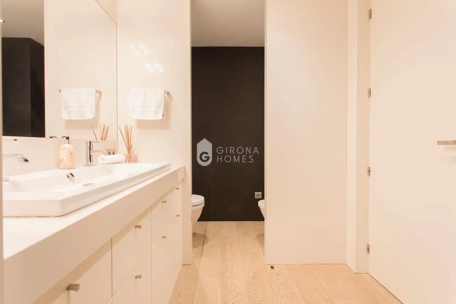 Badezimmer von Wohnungen zum Verkauf in Girona mit Klimaanlage, Heizung und Terrasse