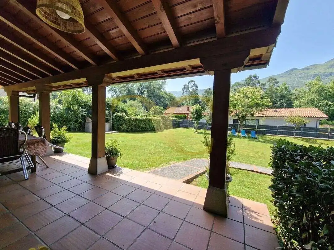 Terrassa de Casa o xalet en venda en Llanes amb Calefacció, Jardí privat i Terrassa