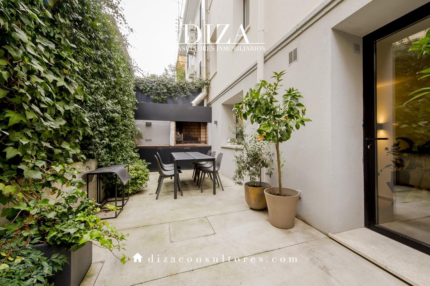 Jardí de Casa o xalet en venda en  Madrid Capital amb Aire condicionat, Calefacció i Jardí privat