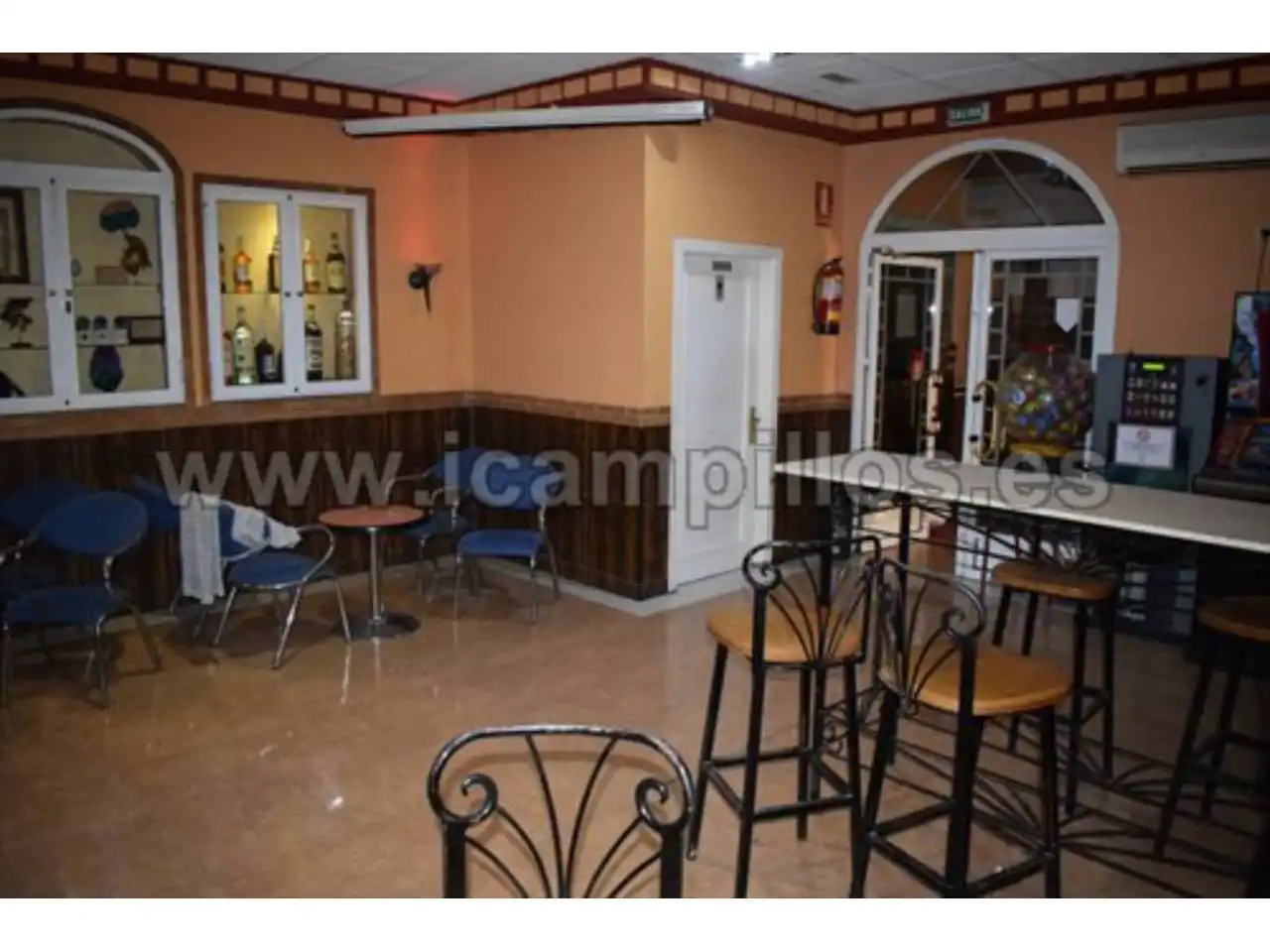 Local comercial en venda a Baena, imagen 5