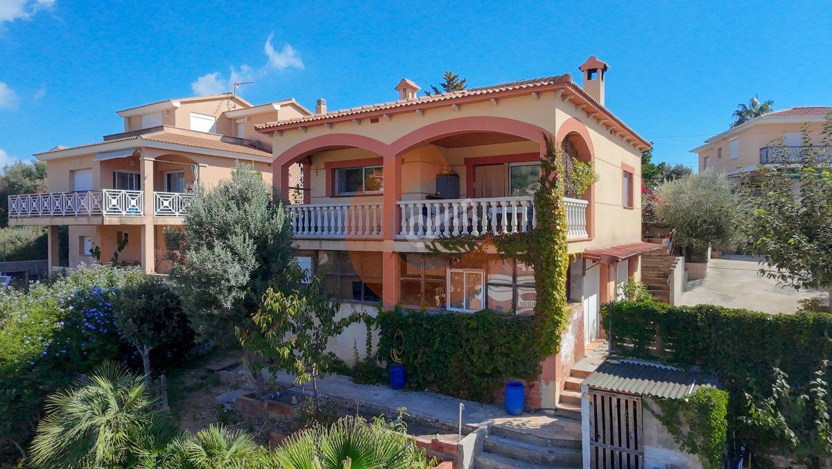 House or chalet for sale in Centre