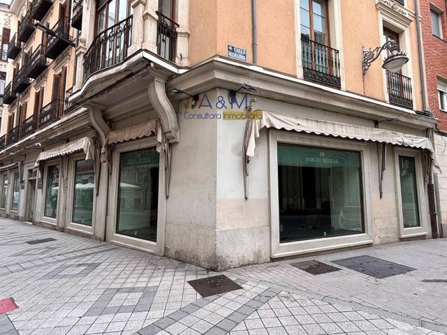 Local comercial en Alquiler en Calle Claudio Moyano en Centro