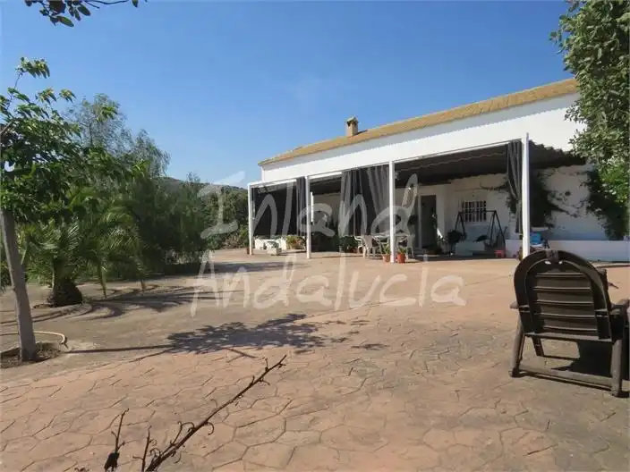 Xalet amb piscina en venda a Andújar