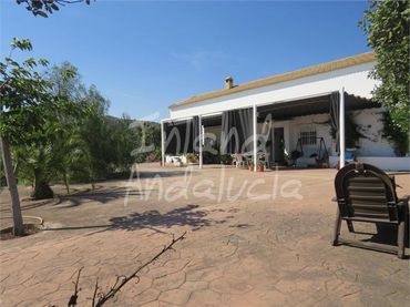 Xalet amb piscina en venda a Andújar