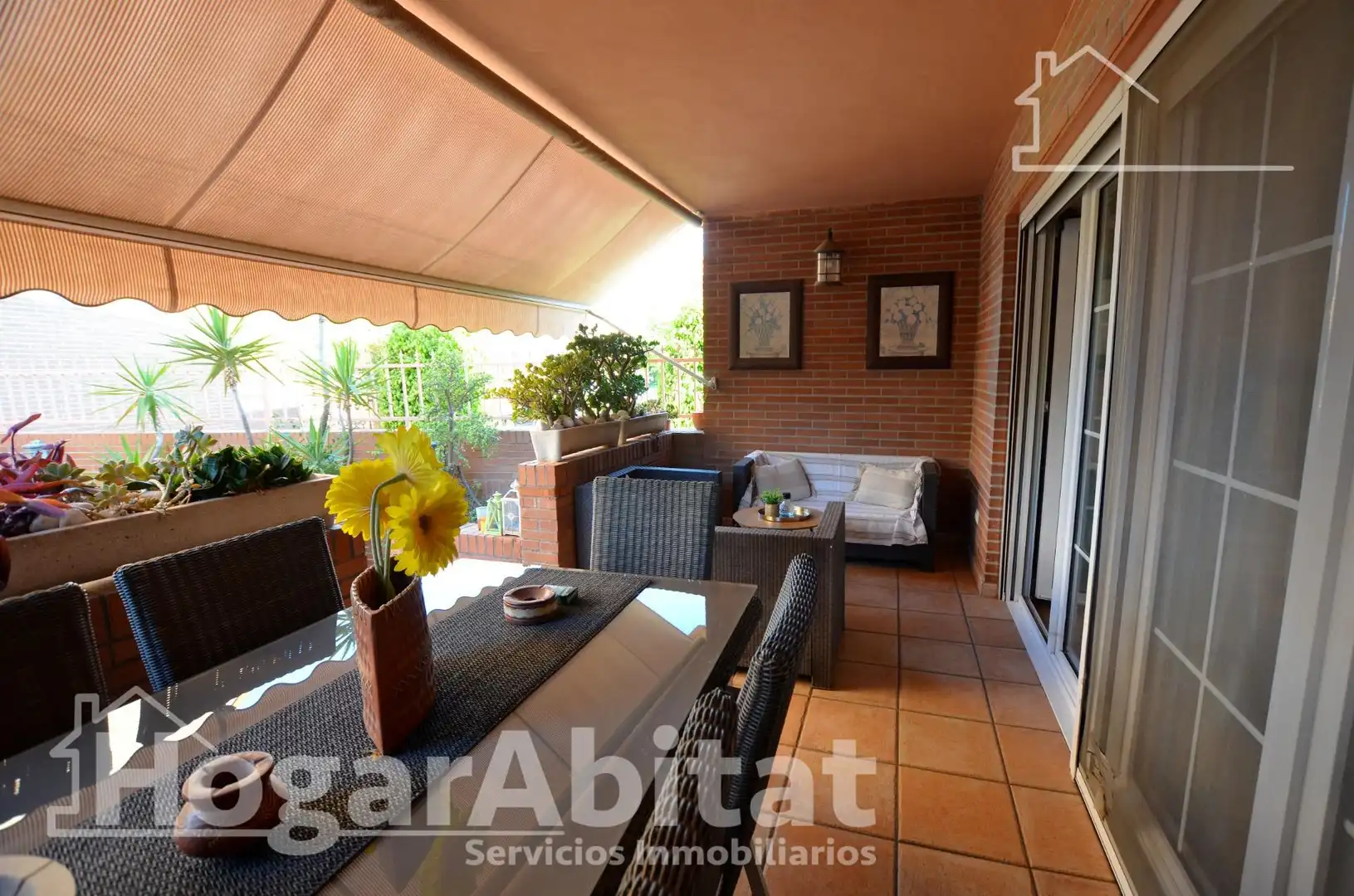 Jardí de Casa adosada en venda en Alicante / Alacant amb Aire condicionat, Calefacció i Jardí privat