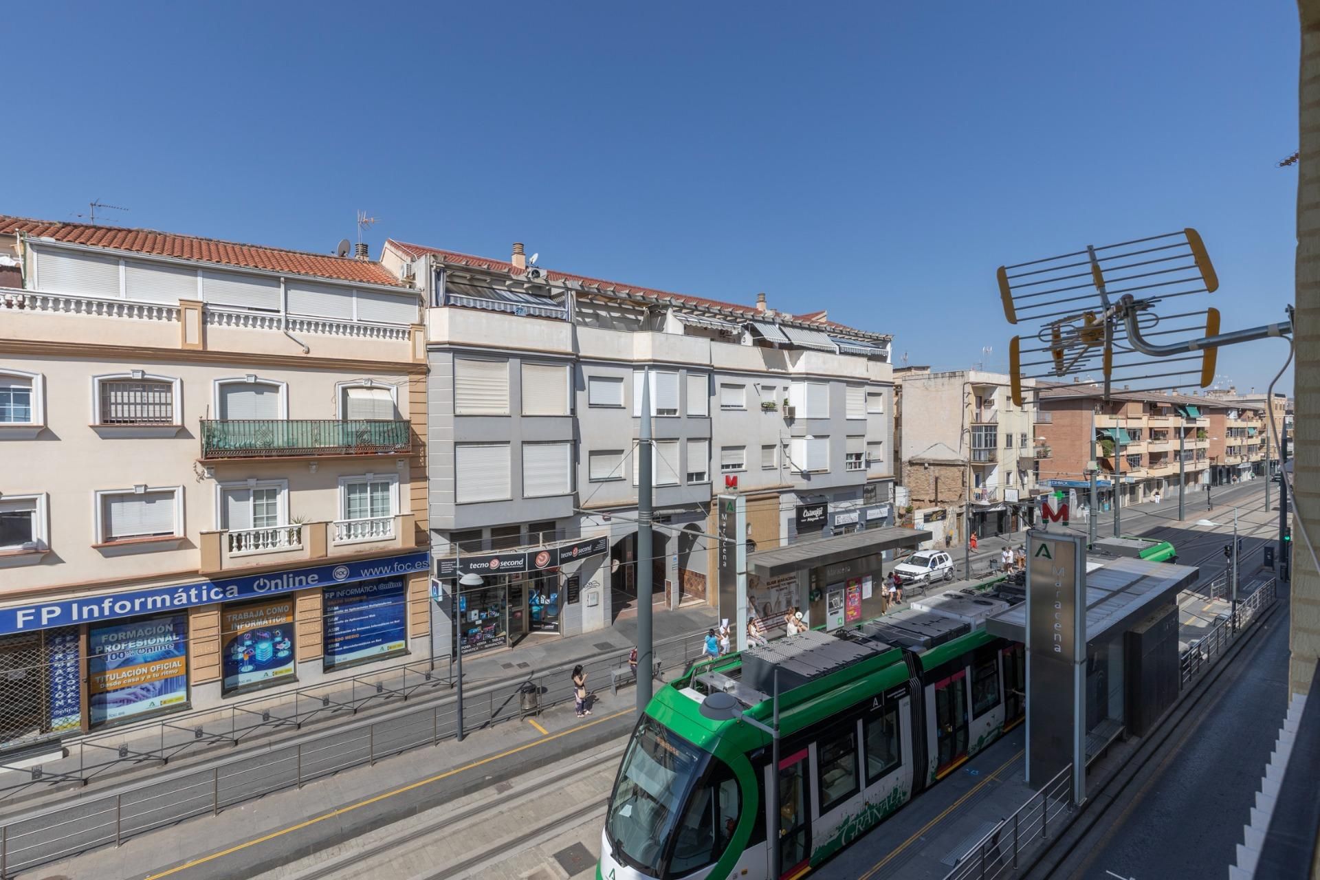 Pis en venda a Avenida de Blas de Otero, Maracena