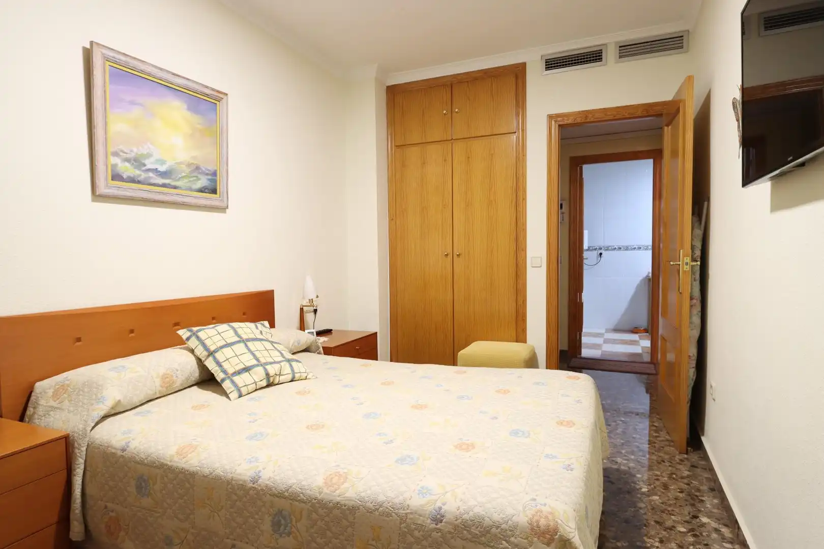 Bedroom of Flat for rent in La Pobla de Vallbona  with Furnished and Balcony