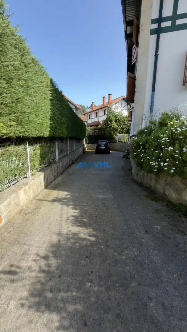 Aparcament de Casa o xalet en venda en Castro-Urdiales amb Calefacció, Jardí privat i Traster