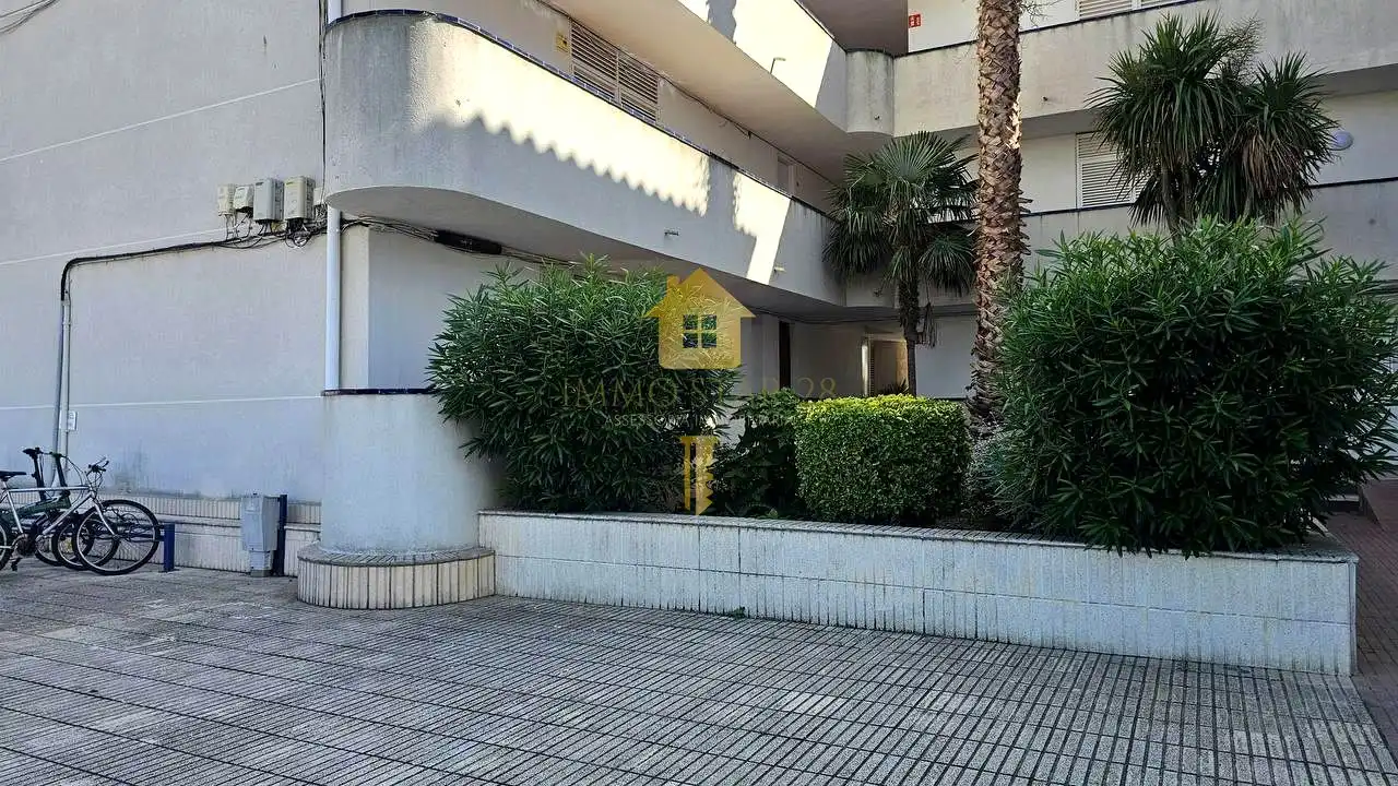 Vista exterior de Planta baixa en venda en Roses amb Aire condicionat, Terrassa i Moblat