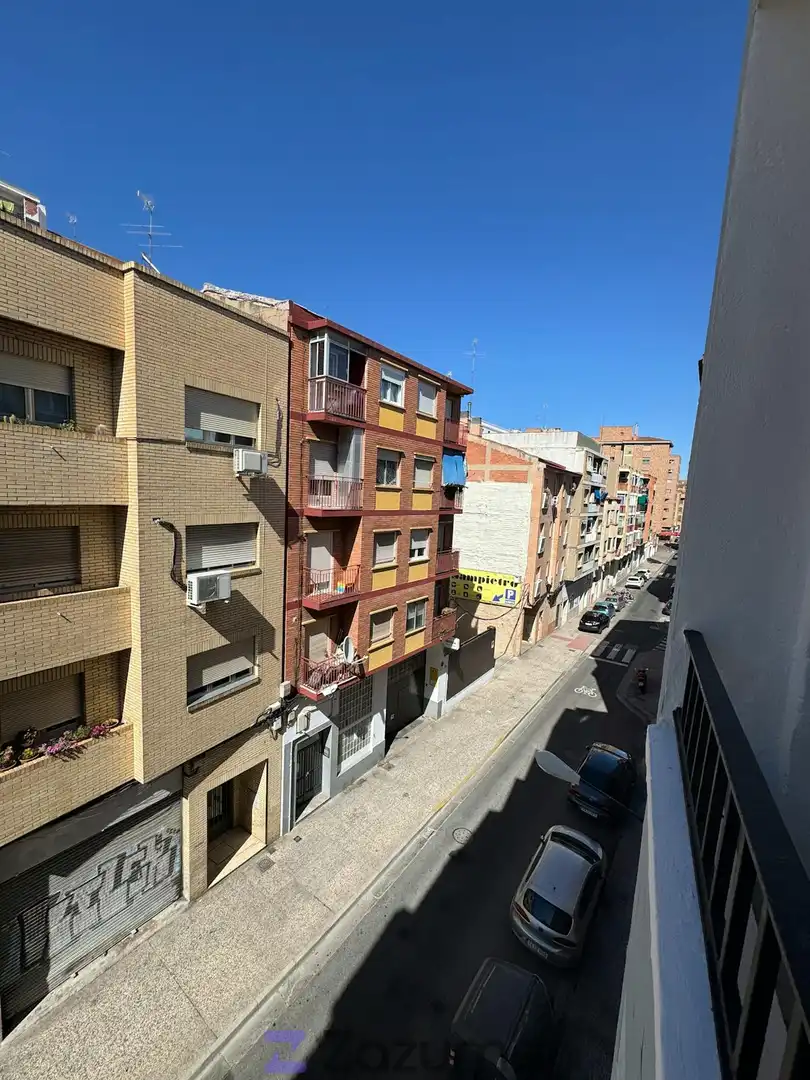 Exterior view of Flat for rent in Zaragoza  with Heating, Terrace and Furnished