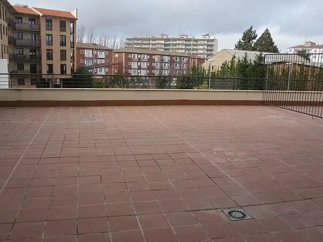 Terrassa de Pis en venda en Peñaranda de Bracamonte amb Terrassa, Traster i Piscina