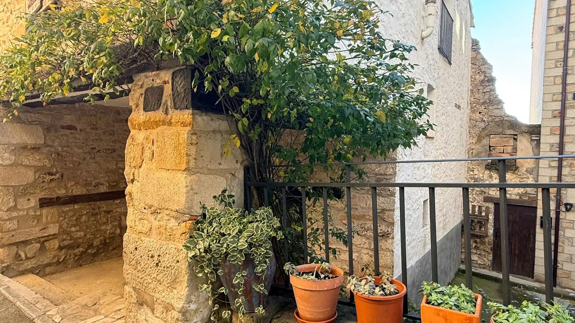 Terrassa de Casa o xalet en venda en Puertomingalvo amb Calefacció, Traster i Balcó