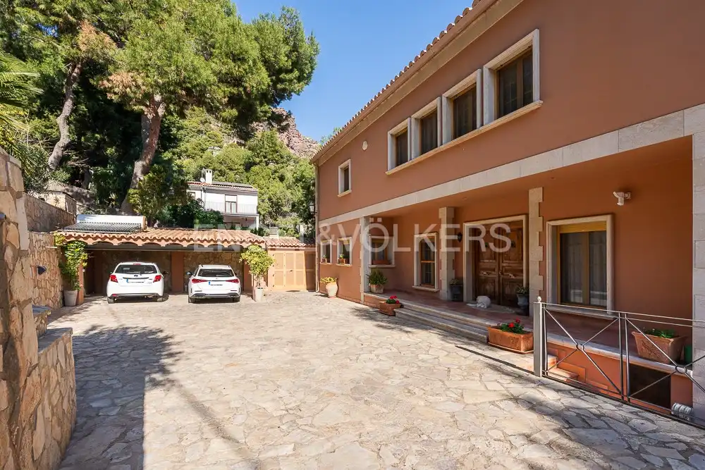 Vista exterior de Casa o xalet en venda en Sagunto / Sagunt amb Calefacció, Jardí privat i Parquet