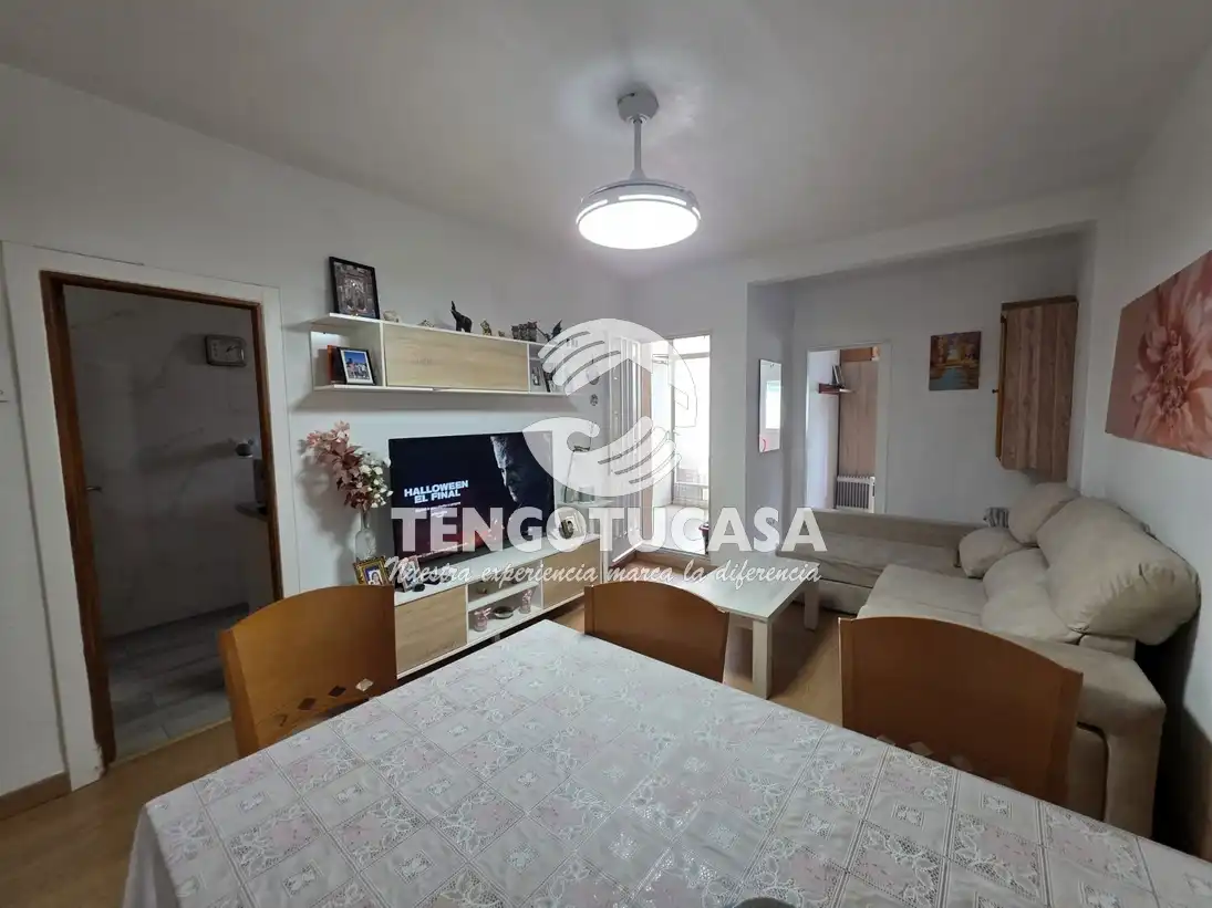 Living room of Flat for sale in Madrid  with Air Conditioner, Terrace and Furnished
