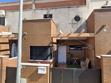 Adossat amb jardí en venda a Calle CAÑADA DE LOS NEGREROS 13