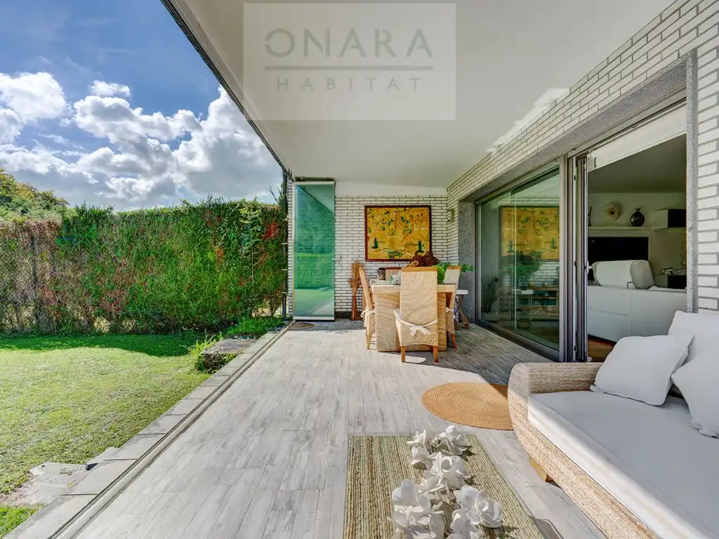 Terraza de Casa adosada en venta en Hondarribia con Jardín privado y Piscina comunitaria