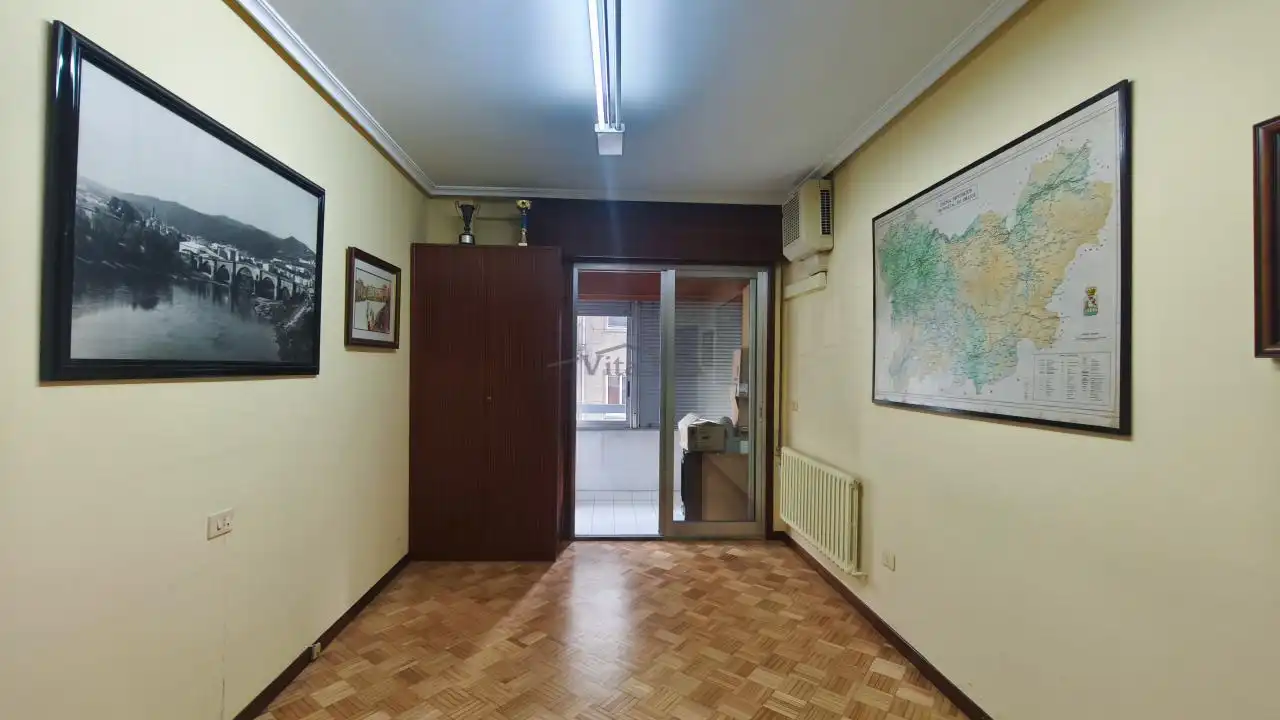 Piso en venta en Ourense Capital  con Calefacción, Parquet y Trastero