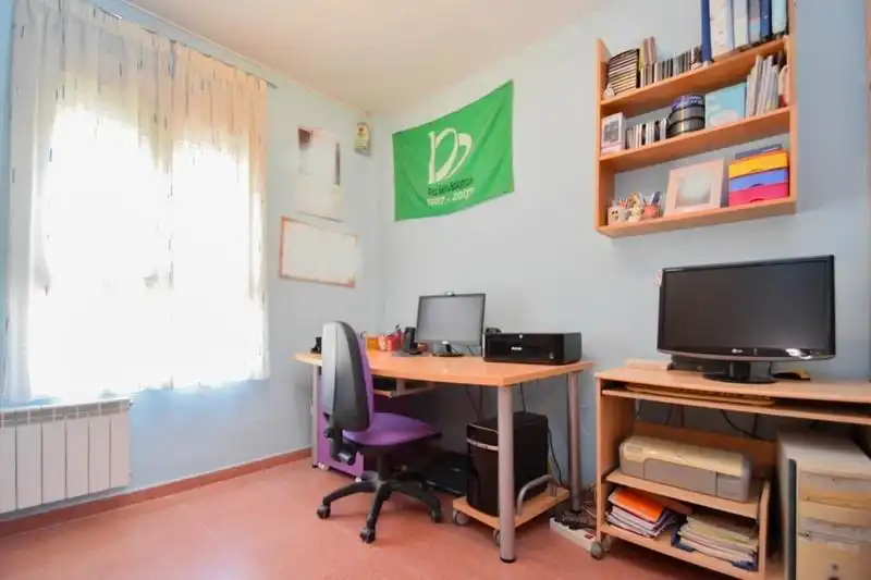 Dormitori de Casa o xalet en venda en Alhendín amb Jardí privat, Terrassa i Piscina comunitària