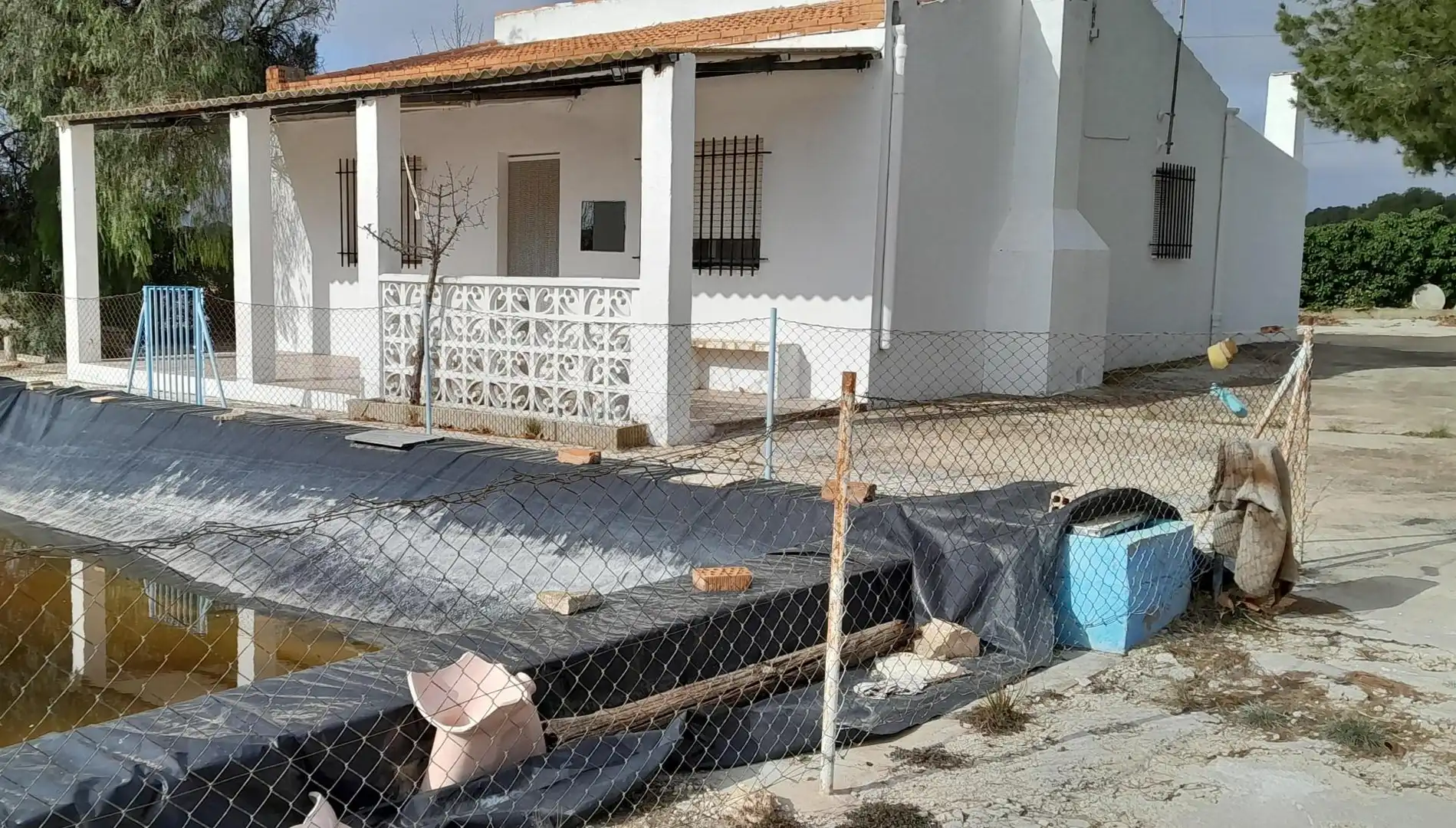 Vista exterior de Casa o xalet en venda en Yecla amb Piscina i Moblat